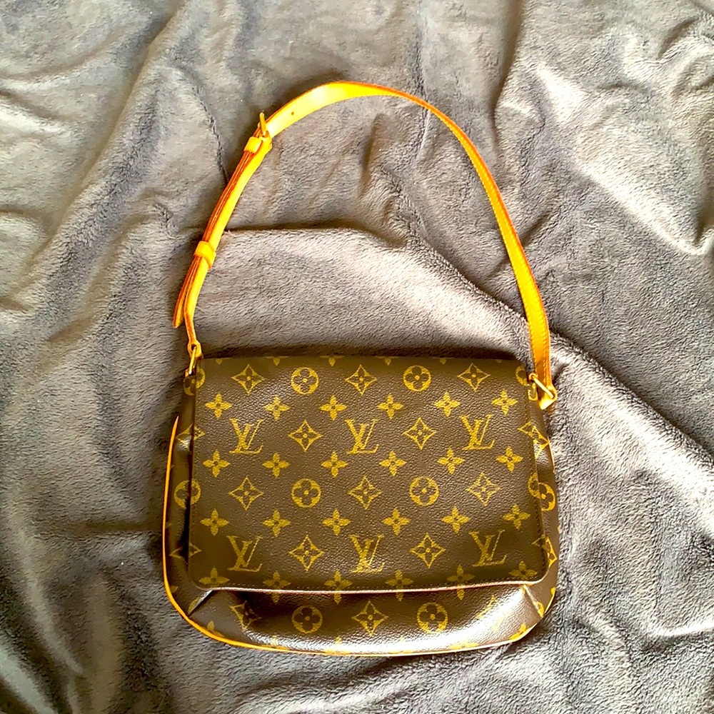 Vintage monogram Louis Vuitton purse
